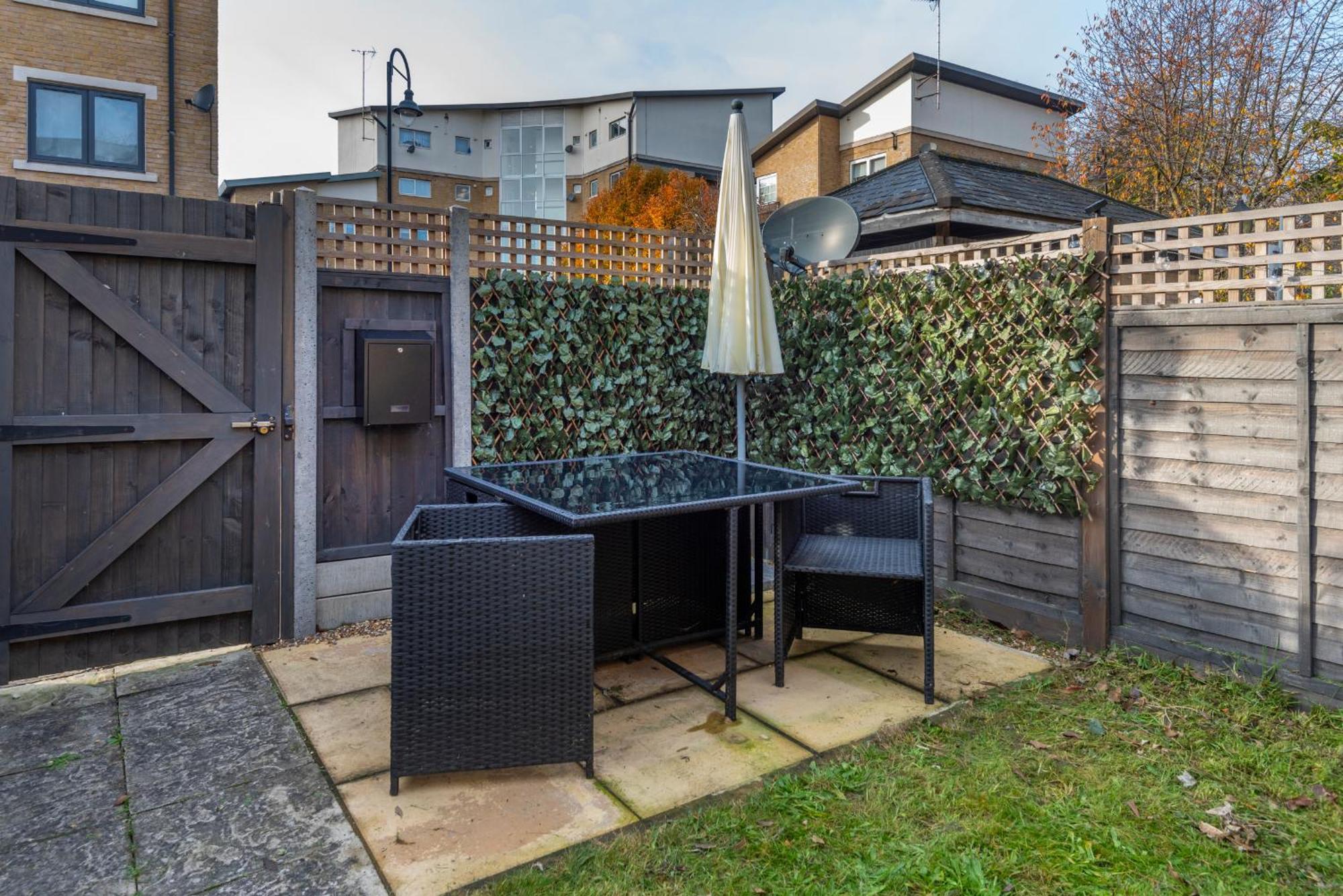Ferienwohnung 2 Bed Town House With Garden In Hackney, London Exterior foto